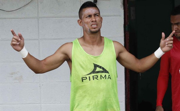 Marco Vega: 'Solo llego a Honduras y firmo con Motagua'