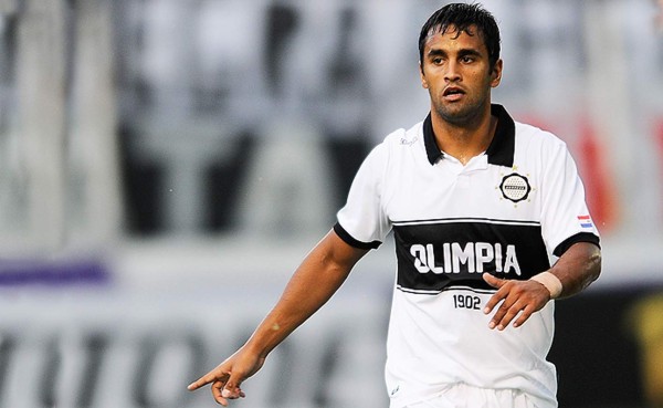 FIFA ordena a Olimpia paraguayo indemnizar con 500 mil dólares a jugador