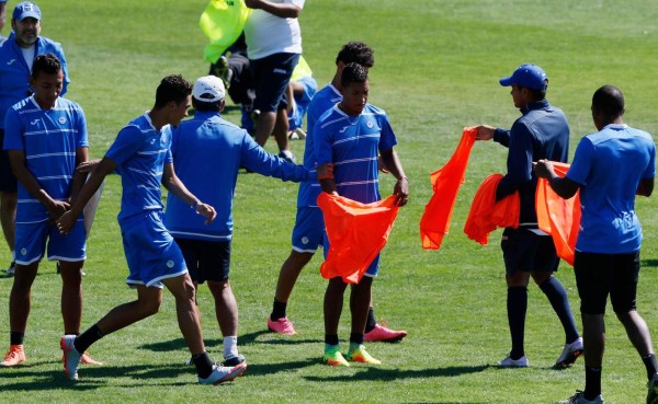 Kevin Álvarez y Jhonny Palacios serían la novedad de Honduras frente a los coreanos