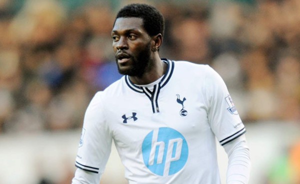 Adebayor acusa a su madre de usar brujería para arruinar su carrera.