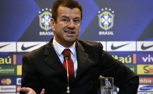 Falsa alarma: Dunga se mantiene como técnico de la selección de Brasil