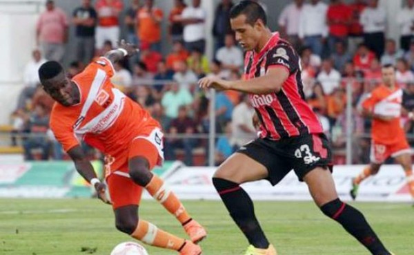 Beckeles gana a Rubilio y Leverón y Necaxa se acerca a semifinal en Ascenso de México