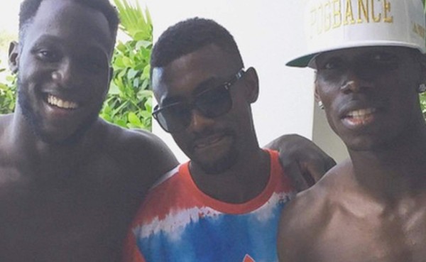 Paul Pogba piensa en su futuro disfrutando de una vacaciones
