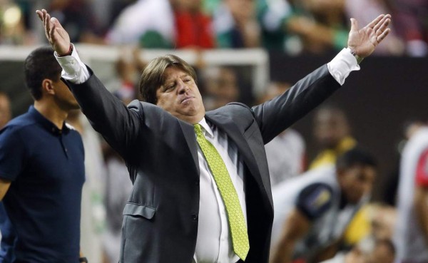 Miguel Herrera es multado por infringir reglamento de medios