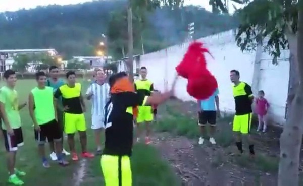 VIDEO: Vaya forma de celebrar los 20 años