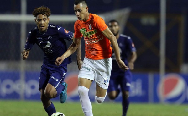 VIDEO: Ángel Tejeda vuelve a fallar un penal en la Liga Nacional