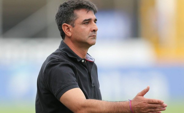 Diego Vázquez quiere igualar récord de dirigir tres finales al hilo