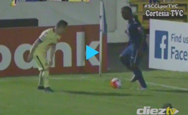 VIDEO: La graciosa finta de Wilmer Crisanto a un jugador del América