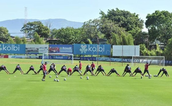 La selección de Costa Rica se preocupa por las lesiones
