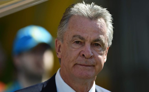 Ottmar Hitzfeld anuncia su retiro del fútbol