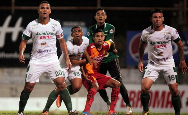 Real España le arranca un punto al Platense en intenso partido