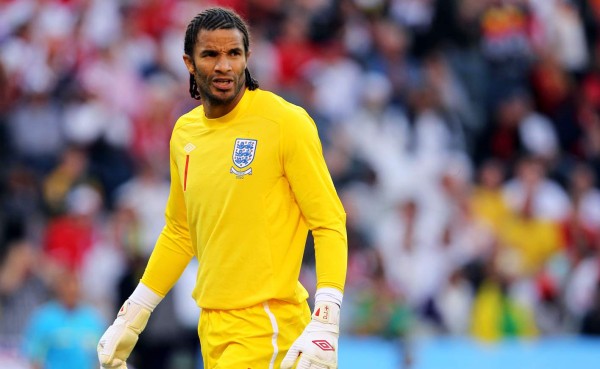 David James vende camisetas para salir de la quiebra