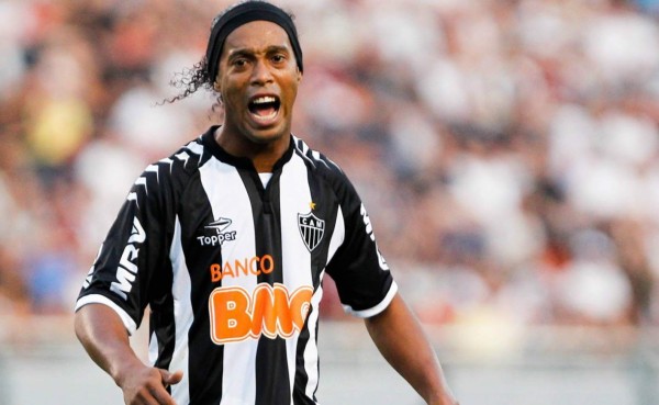 Ronaldinho firmaría por dos temporadas con Fluminense