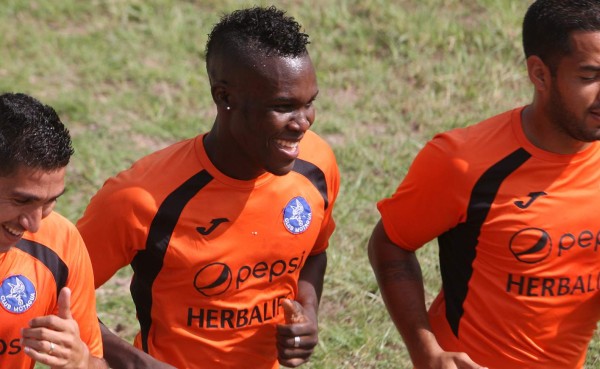 Hondureño Rubilio Castillo se irá al ADO Den Haag de Holanda