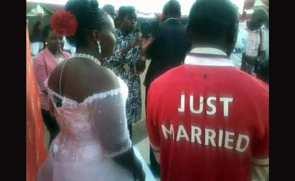 Boda en Kenia fue con sello del Manchester United