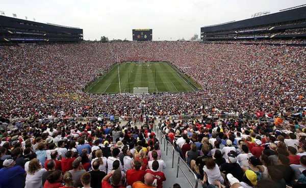 Llenazo histórico en el Real Madrid-Manchester United
