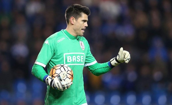 Víctor Valdés volverá a la Premier League al final de la temporada