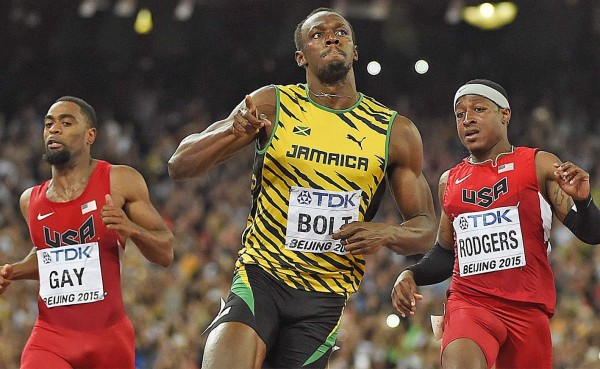 Bolt bate al pretendiente Gatlin y retiene el título de 100
