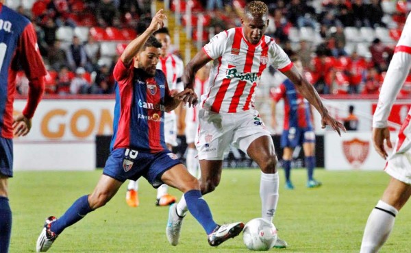 Necaxa de México del hondureño Bryan Beckeles armó equipazo y mañana debutan