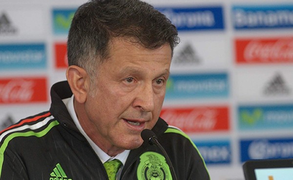 Juan Carlos Osorio admitió que le dolió excluir a Oribe Peralta de la lista de convocados
