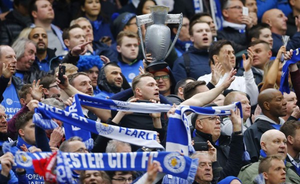 El Leicester invitará a pizza y cerveza a hinchas antes del duelo con Everton