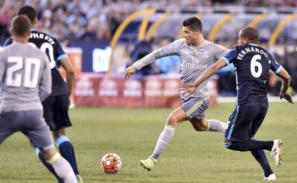 VIDEO: Patada contra Cristiano Ronaldo en las 'partes nobles'