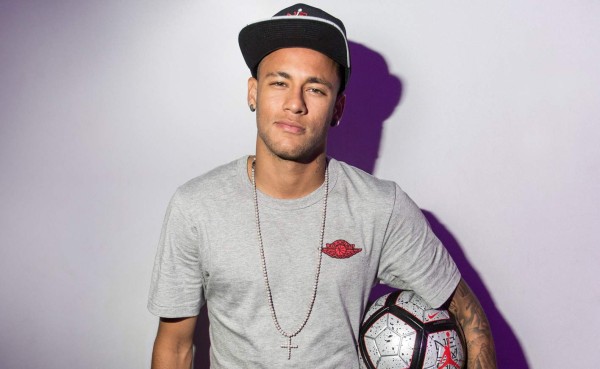 Neymar rechazó millonario sueldo del PSG para seguir en el Barcelona