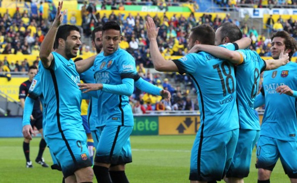 Barcelona logra un sufrido triunfo ante Las Palmas y se mantiene en el liderato