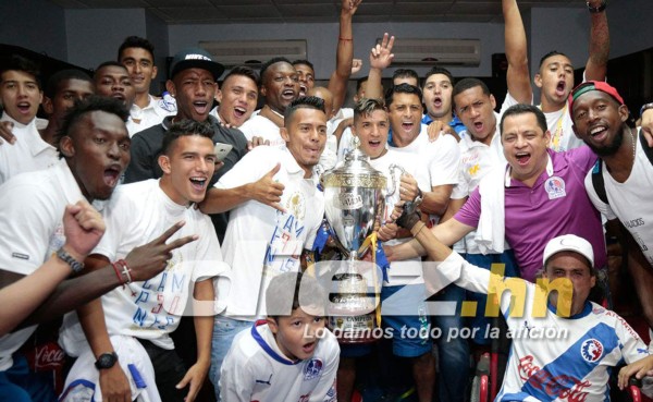 Así fue la celebración íntima del Olimpia en el camerino tras ganar la Copa 30