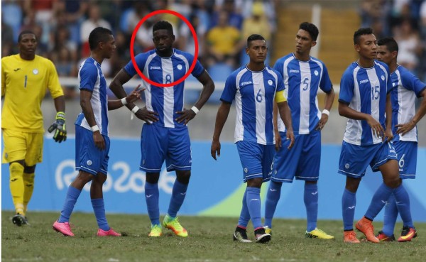 Jhonny Palacios se pierde el partido contra Argentina por amarillas