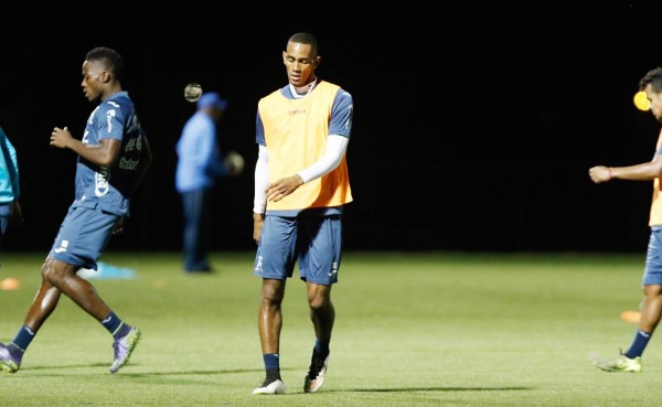 Bajo nivel de Jerry Bengtson le pasa factura con Jorge Luis Pinto