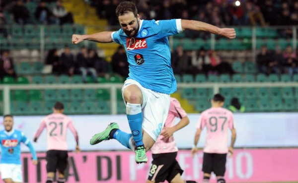 Higuaín empata a Cristiano Ronaldo en la lucha por la Bota de Oro