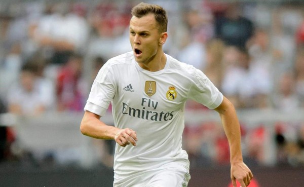 Zidane apunta una posible salida del ruso Denis Cheryshev