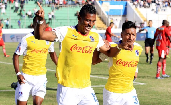 Olimpia se da un festín sobre el Vida con gol incluido de Carlo Costly