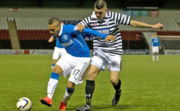 Arnold Peralta recupera la titularidad en el Rangers