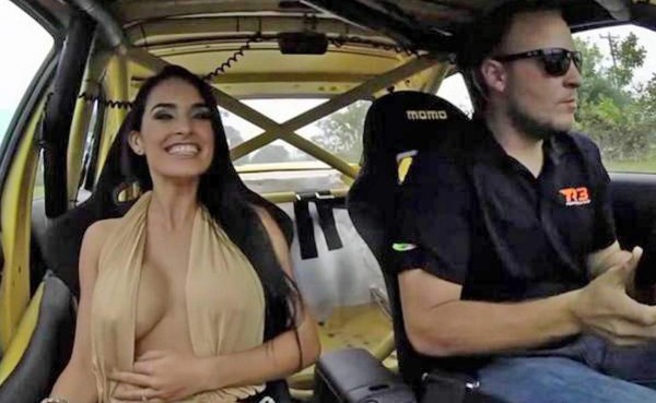 VIDEO: Presentadora Dayanis García enseña de más en un coche de rally&nbsp;&nbsp;