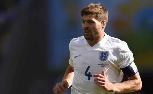 Steven Gerrard se retira de la selección inglesa
