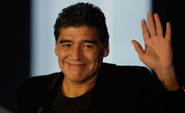 Maradona confía en que Dios y Papa Francisco salvarán a su padre enfermo