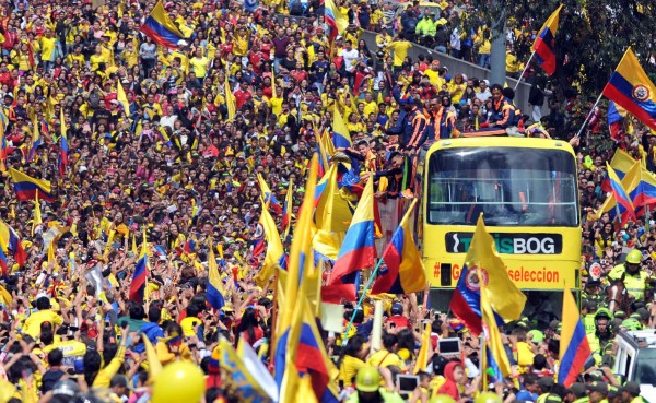 La selección de Colombia es recibida con fiesta en Bogotá
