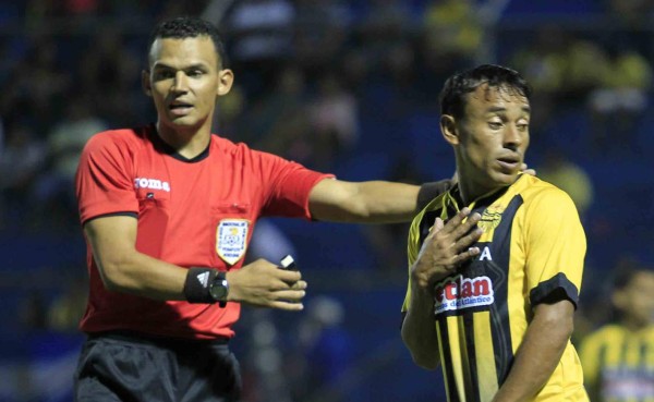 Comisión Nacional de Disciplina sanciona con cuatro juegos a Javier Portillo