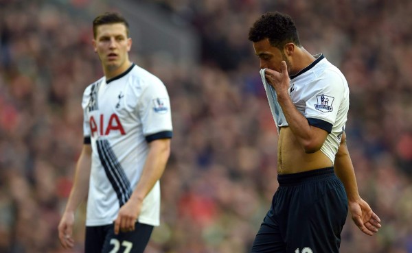 Tottenham no pasa del empate en Liverpool y allana el camino al Leicester