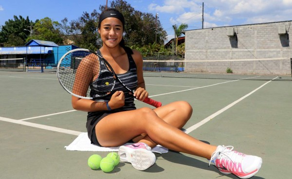 Daniela Obando, la tenista número uno en Honduras y 411 a nivel mundial