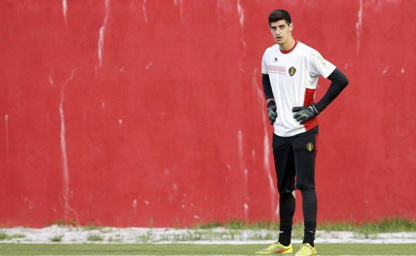 Courtois abandona entrenamiento de Bélgica