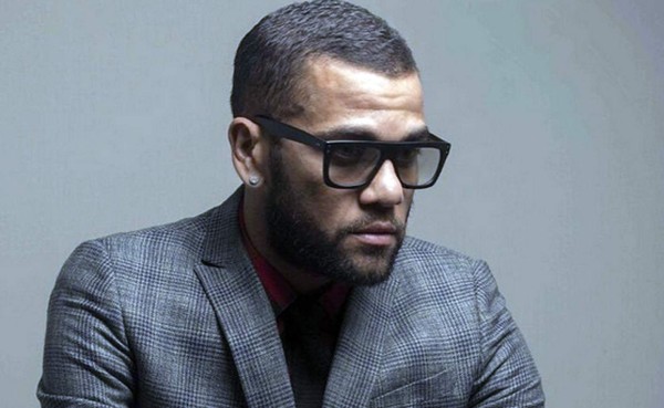 Dani Alves lanza 'Bam Bam', una línea de gafas