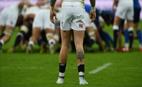 Batalla campal entre militares británicos y franceses en juego de rugby