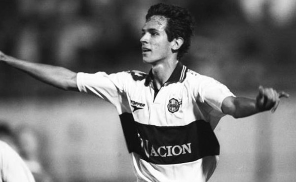 Roque Santa Cruz regresa al Olimpia paraguayo y cierra un círculo de 17 años