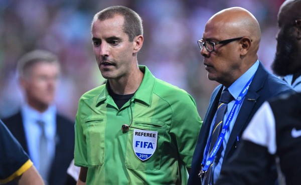 Árbitro Mark Geiger acepta errores arbitrales en juego México-Panamá