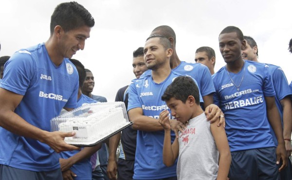 Motagua le cumple sueño a niño de 10 años