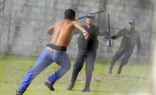 Barras de Motagua y Marathón se agarran a pedradas en Comayagua