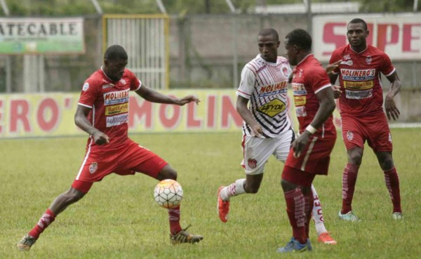 Real Sociedad rescata un punto en casa frente al Vida en el último minuto